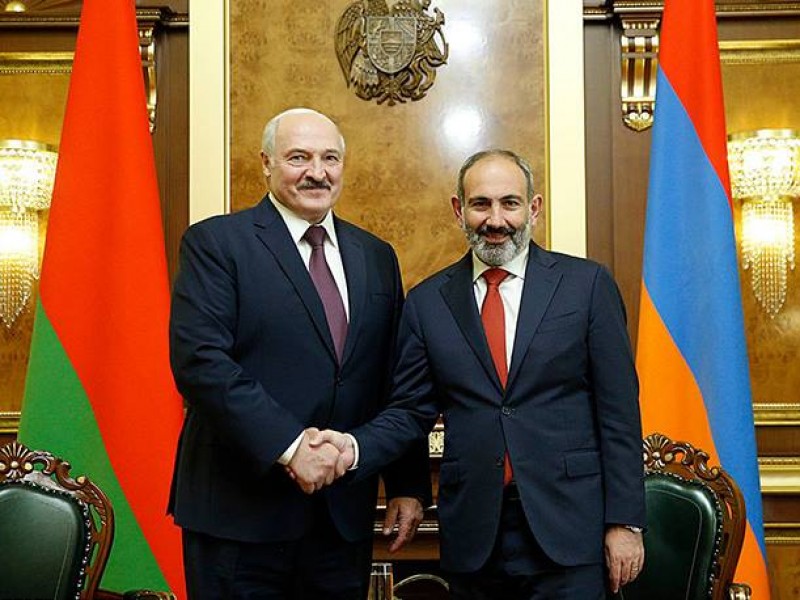 Армянский народ проголосовал за мир и стабильность: Лукашенко поздравил Пашиняна