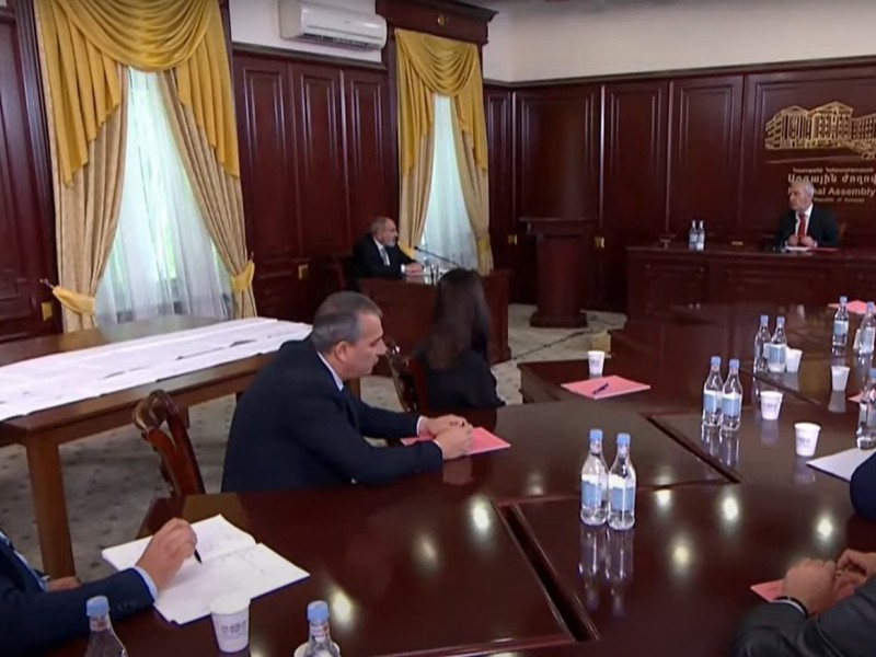 Стартовало заседание следкома НС: Пашинян представит свою версию 44-дневной войны