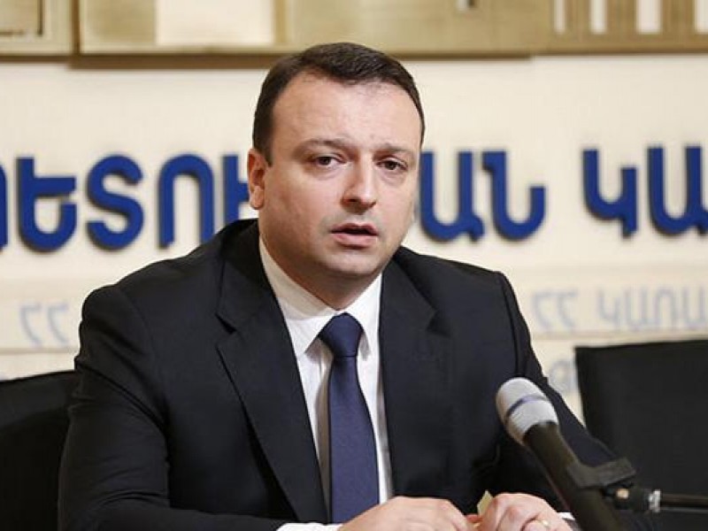 Эмиль Тарасян освобожден от должности руководителя администрации президента