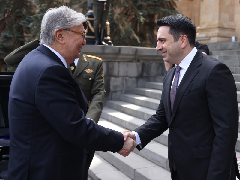 Սիմոնյանն ու Տոկաևը քննարկել են հայ-ադրբեջանական հարաբերությունների կարգավորման գործընթացը