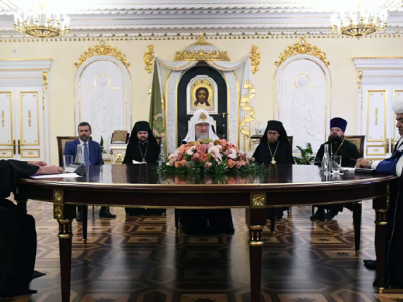 «Не связывать религию с войной»: Патриарх Кирилл обратился к Гарегину II и Пашазаде