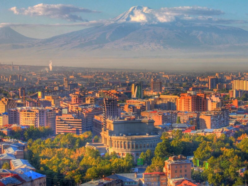 СНБ гоняется за оппозицией, азербайджанцы разгуливают по Армении: yerevantoday