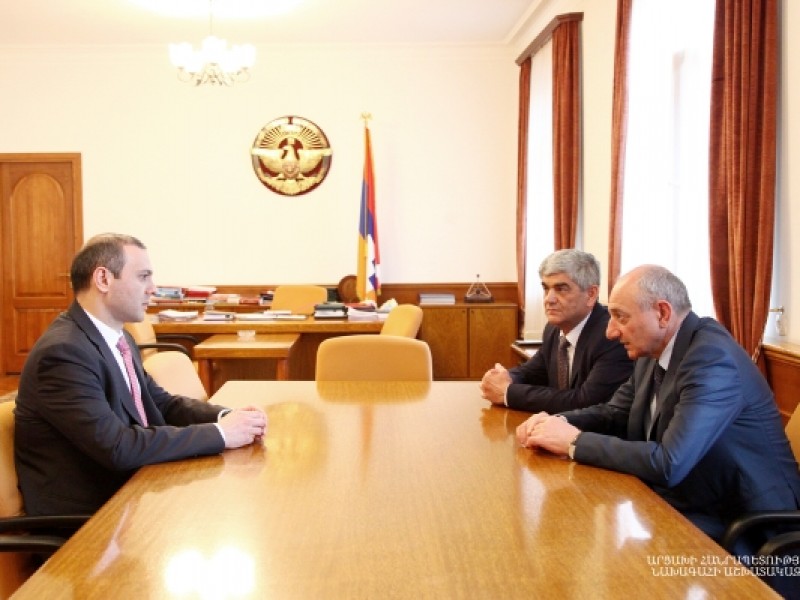 Бако Саакян и секретарь Совбеза Армении обсудили вопросы сферы безопасности