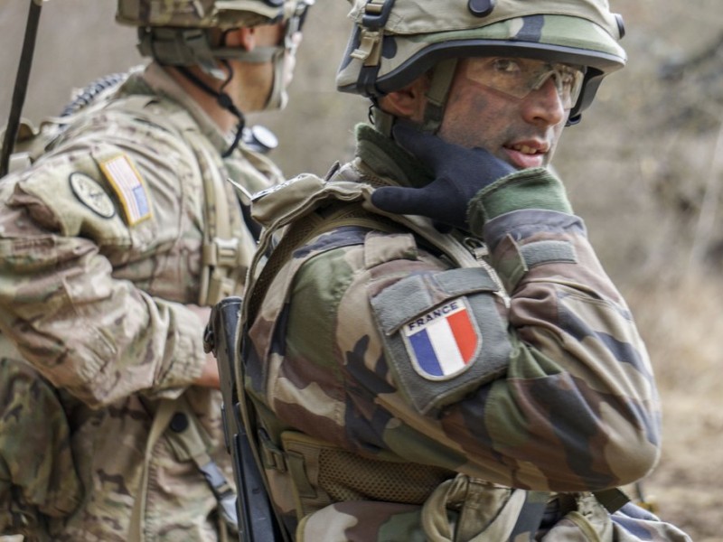 Франция направит войска в Манбидж для помощи курдам