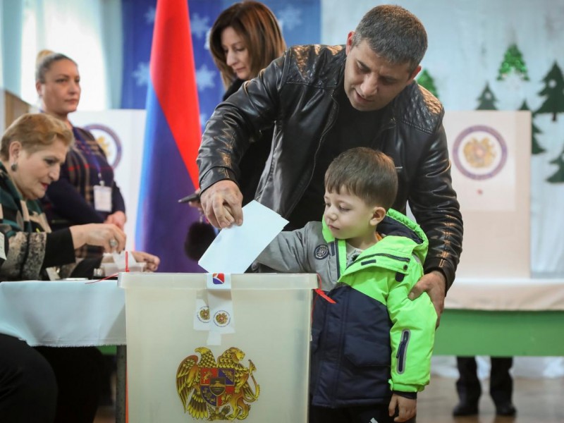 В Армении изучают возможность снижения возрастного ценза избирателей – эксперт