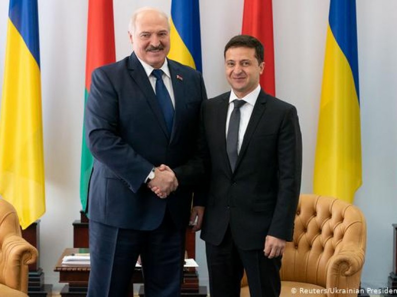 Лукашенко обсудил с Зеленским экстрадицию задержанных в Белоруссии россиян