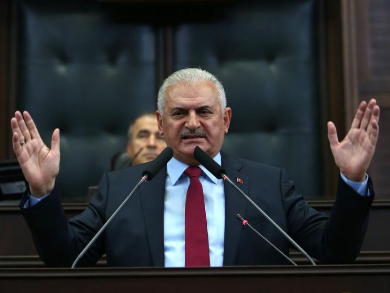 Экс-премьер Турции попал в ДТП в Карабахе