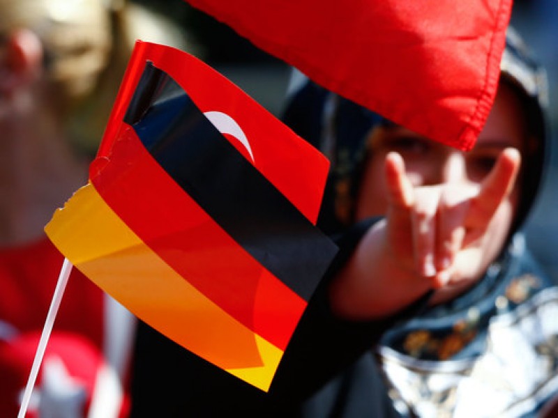 В Германии признали вне закона турецкое националистическое формирование