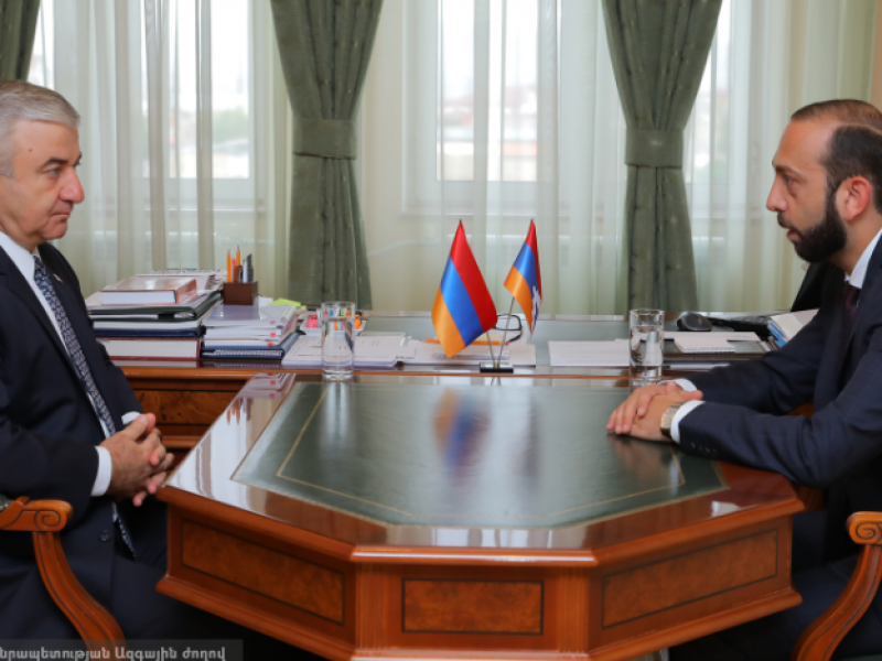 Состоялась отдельная беседа председателей парламентов Арцаха и Армении