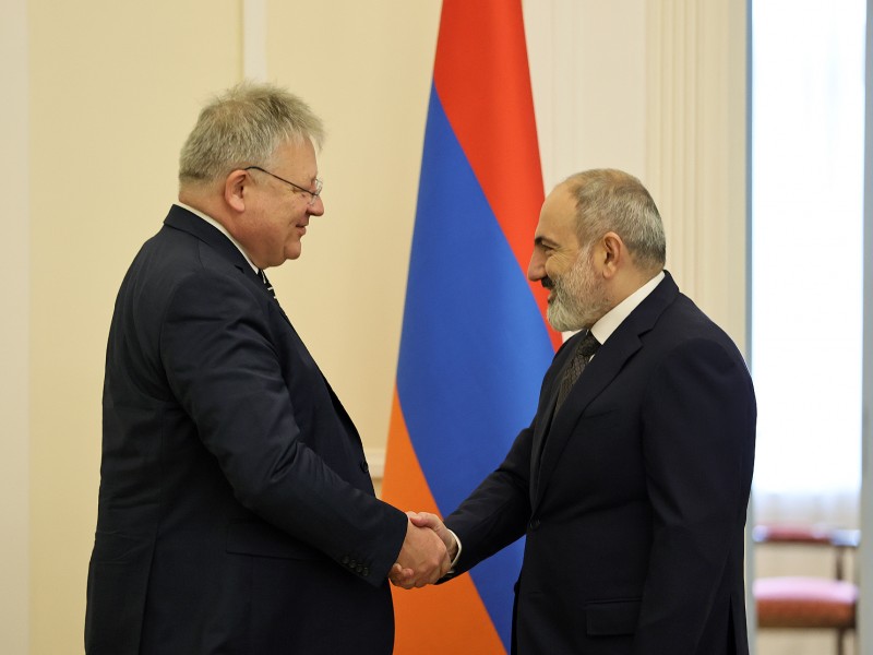 Пашинян и глава внешней разведки ФРГ обсудили сотрудничество между Арменией и Германией