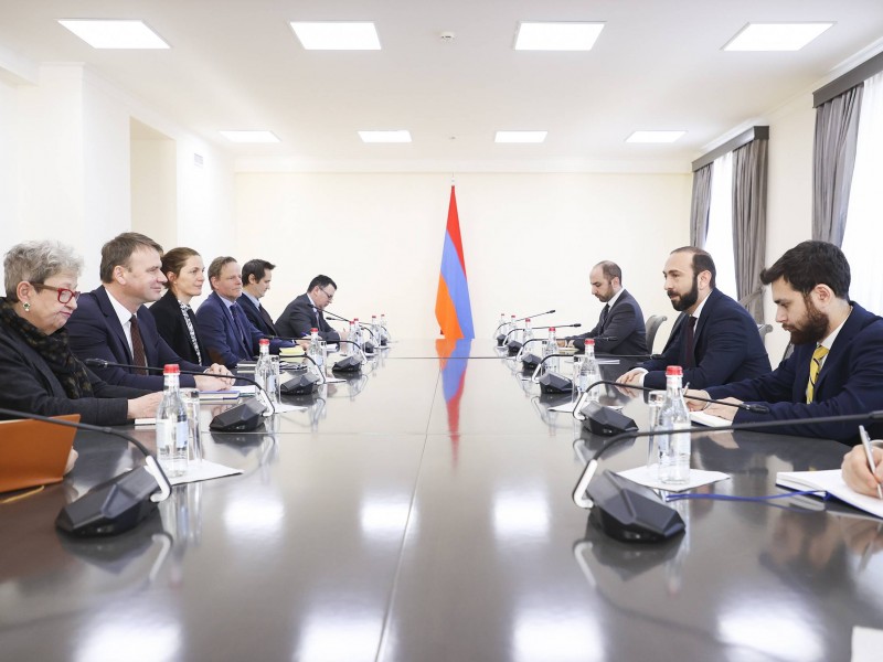 Глава МИД Армении принял членов миссии ЕС по технической оценке