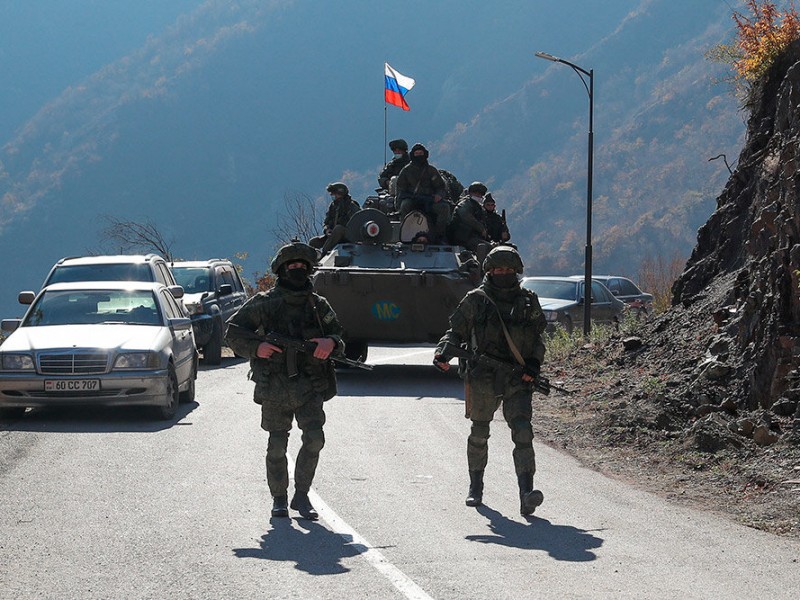 Миротворцы РФ в Рождество обеспечили безопасный въезд в Карабах машин с паломниками