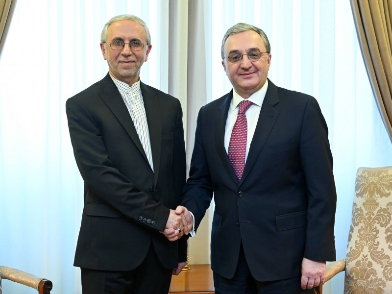Мнацаканян и посол ИРИ обсудили шаги по углублению сотрудничества между странами 
