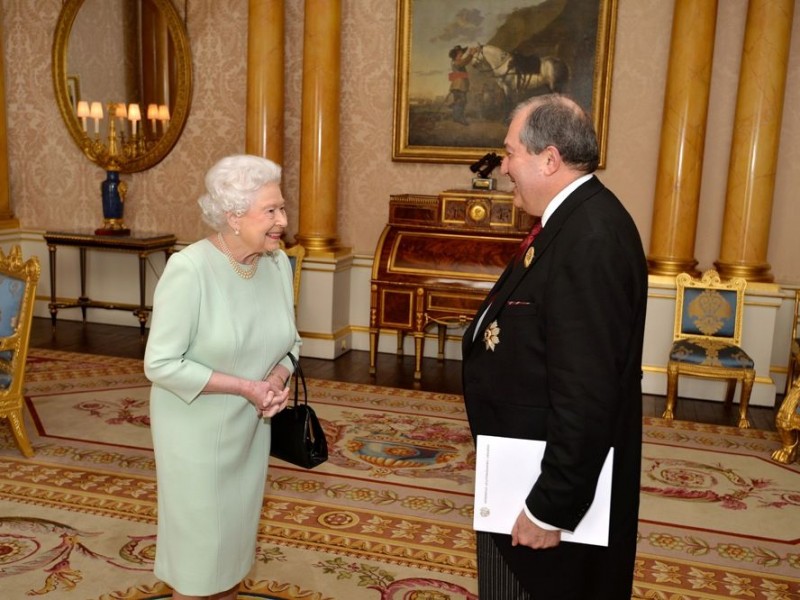 Армен Саркисян направил поздравительную телеграмму британской королеве Елизавете Второй