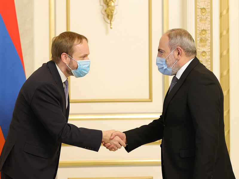Пашинян и Кулханек подчеркнули важность мирного урегулирования карабахского конфликта