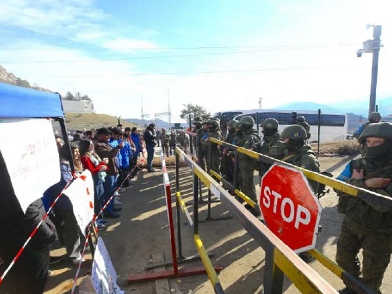 Закрытие Лачинского коридора вызывает гуманитарный кризис - HRW