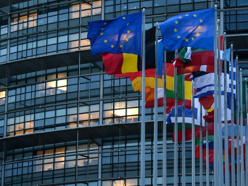 Европа открывается: Европарламент утвердил введение коронавирусного сертификата в ЕС