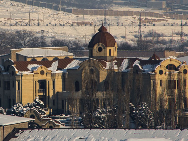 Правительство Армении прицелилось на раскошные особняки олигархов