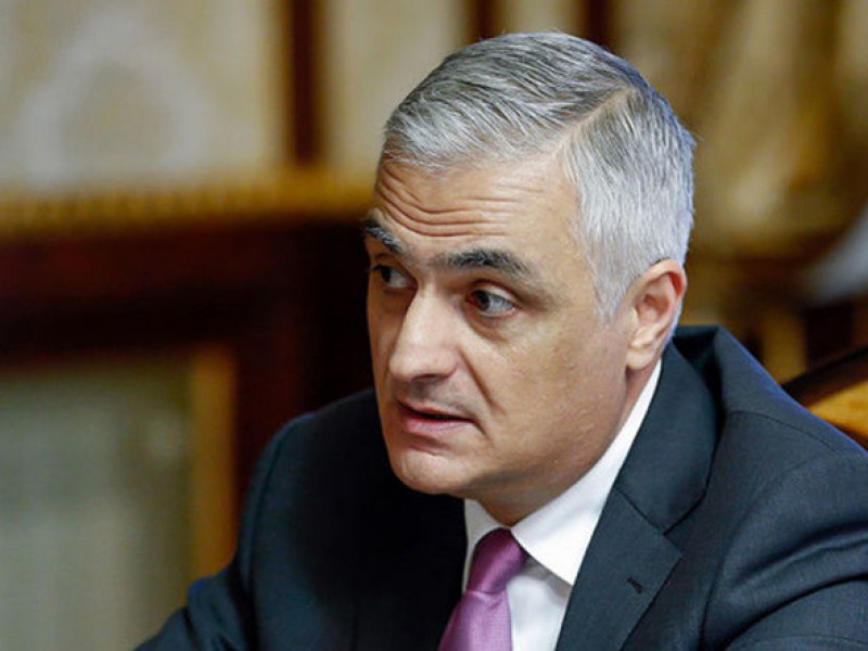Вице-премьеры Армении и Азербайджана провели короткую беседу