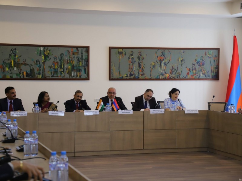 Замглавы МИД Армении представил делегации из Индии ситуацию в регионе 