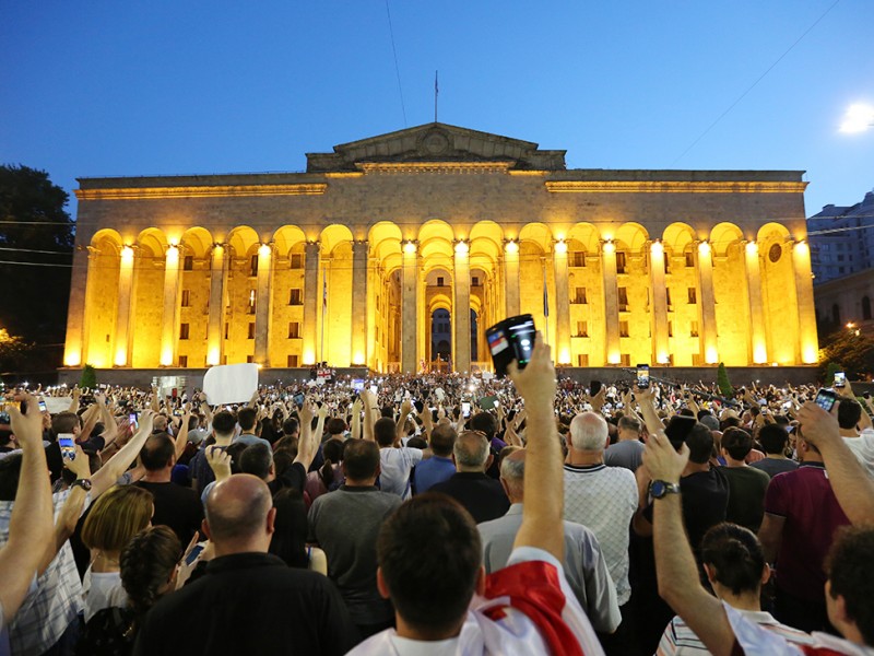 Грузинская оппозиция возобновила акции протесты у парламента