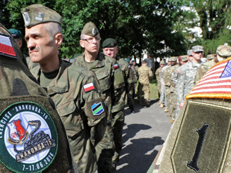 Польша готова выделить до двух млрд долларов на строительство американской военной базы 