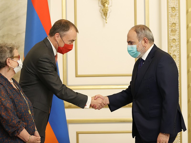 Пашинян и спецпредставитель ЕС обсудили отношения Армении с Европой и карабахский конфликт