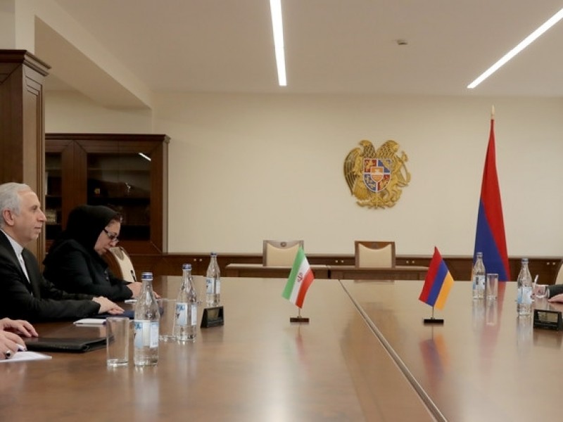 Глава МО представил послу Ирана ситуацию на армяно-азербайджанской границе и в Арцахе