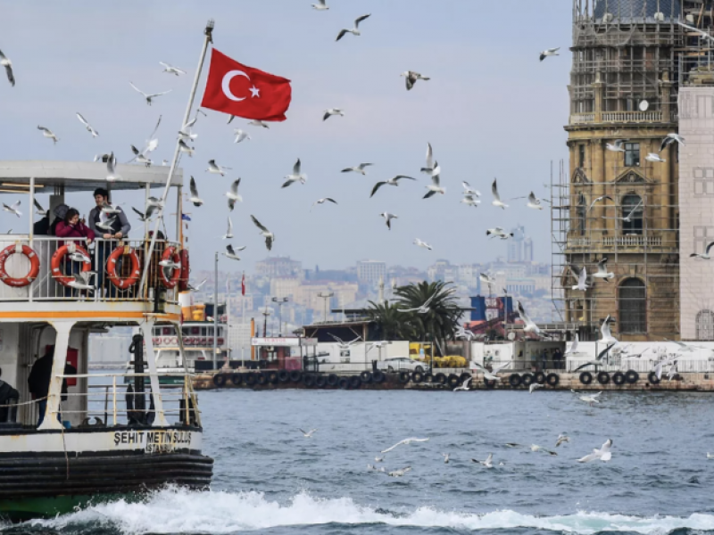 Центробанк Турции повысил учётную ставку до 42,5%