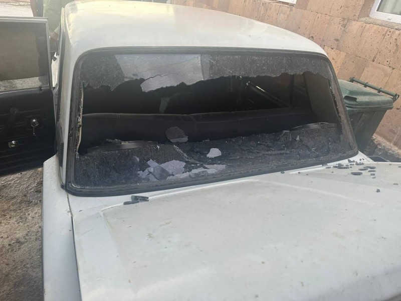 Вследствие обстрела ВС Азербайджана поврежден гражданский автомобиль - МО Армении