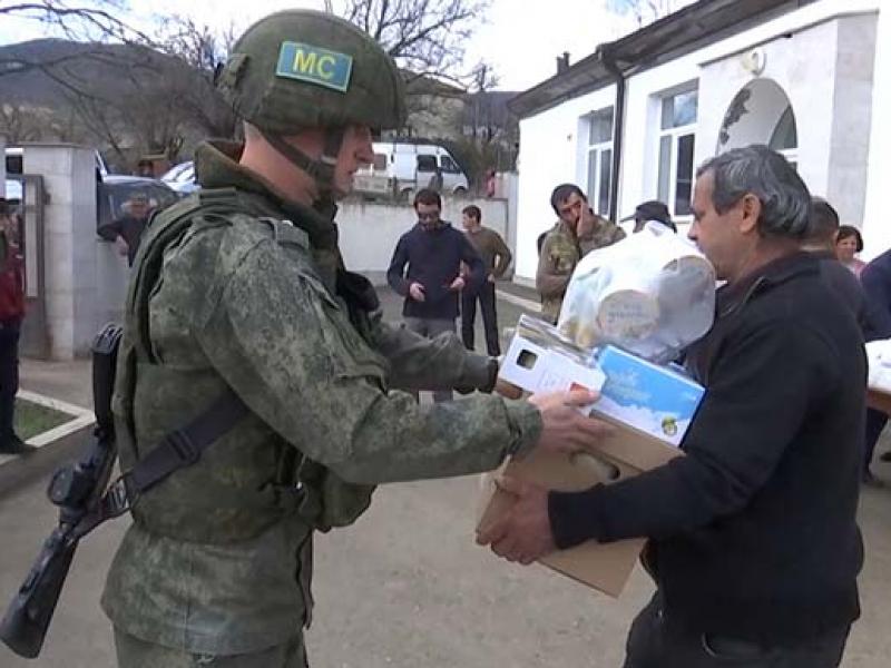 Российские миротворцы доставили гуманитарный груз жителям Тагаварда в Карабахе