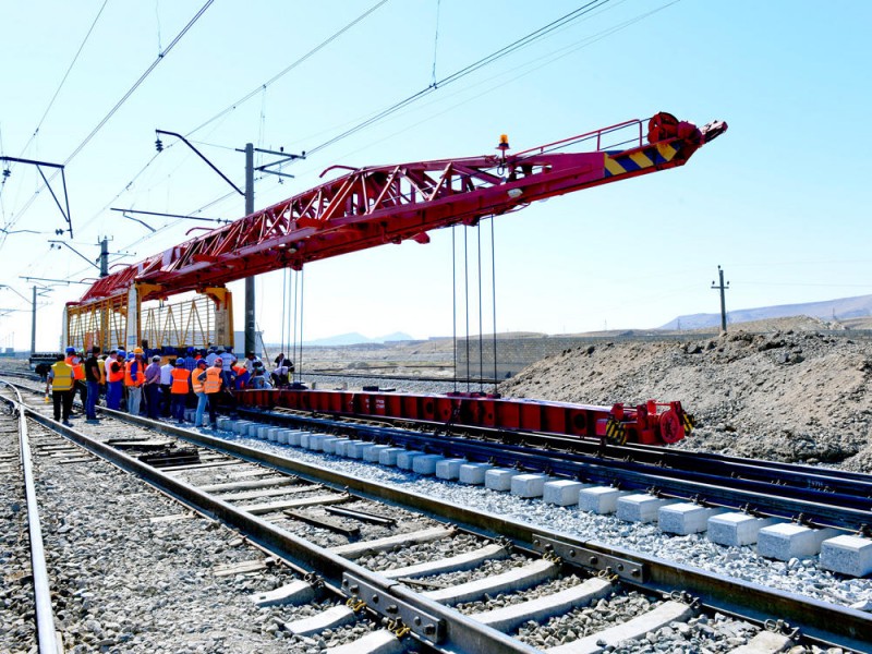 Азербайджан предоставит половину средств для строительства железной дороги Решт-Астара