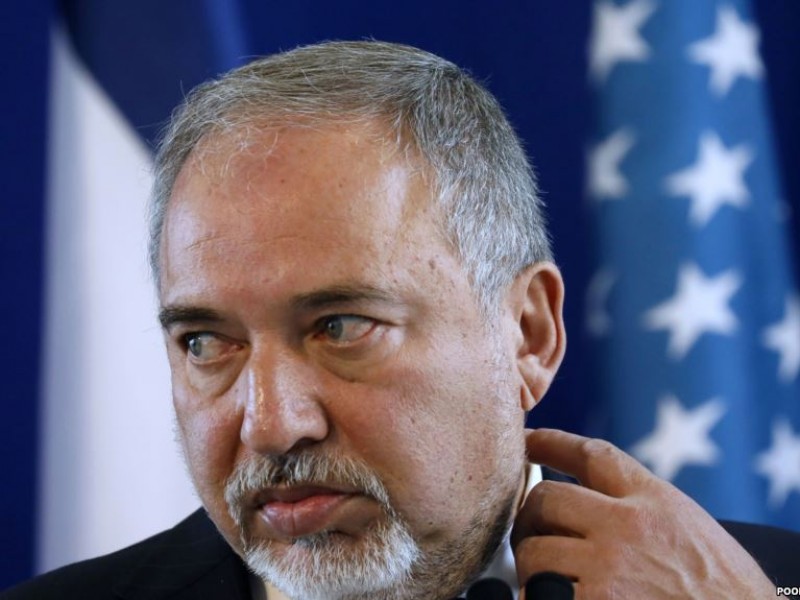 Министр обороны Израиля Авигдор Либерман подал в отставку