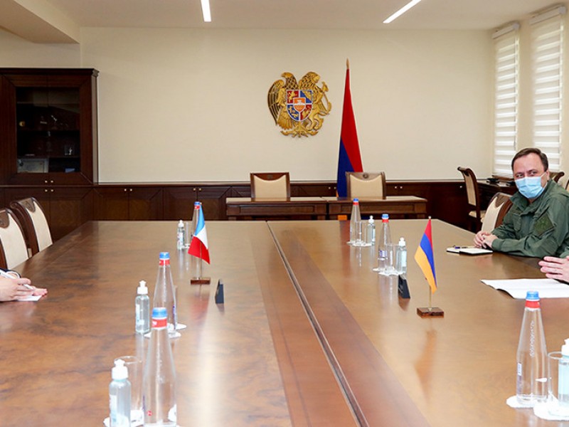 Давид Тоноян обсудил с послом Франции турецко-азербайджанские учения