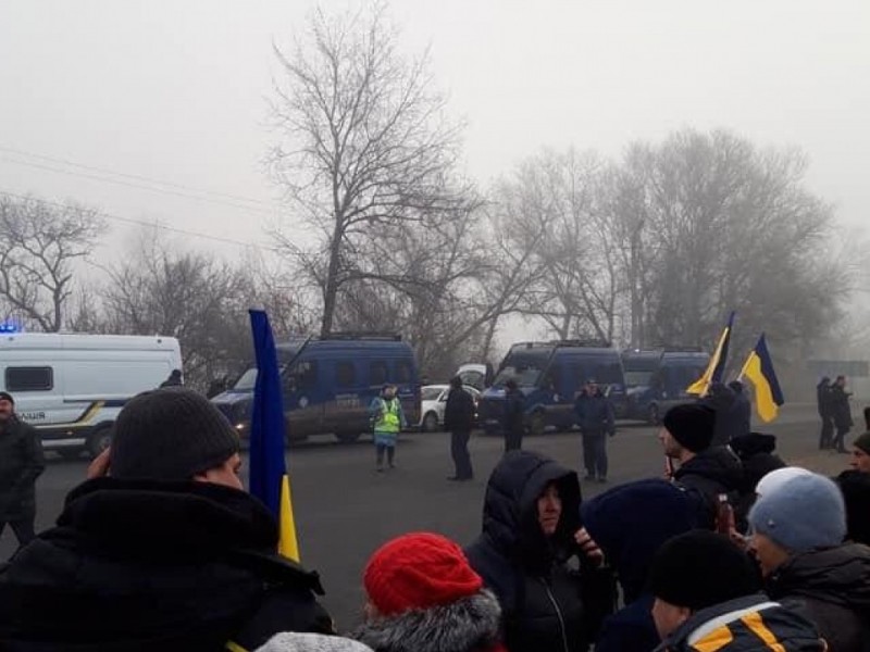 Жители украинского поселка протестуют против карантина у них вывезенных из КНР сограждан