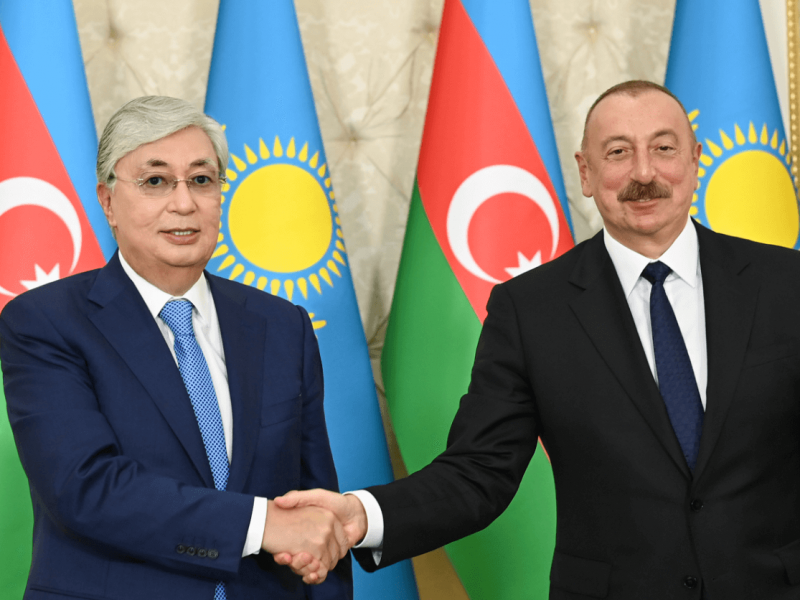 Казахстан приветствует усилия по заключению мира между Баку и Ереваном: Токаев - Алиеву