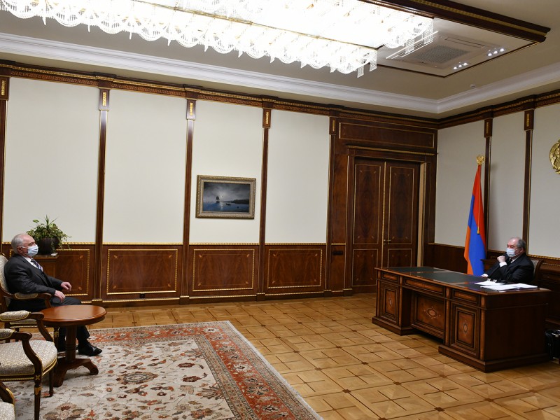 Նախագահ Արմեն Սարգսյանը հանդիպել է ՀԴԿ նախագահ Արամ Սարգսյանի հետ