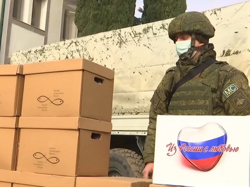 Российские миротворцы доставили гуманитарную помощь в город Мартакерт