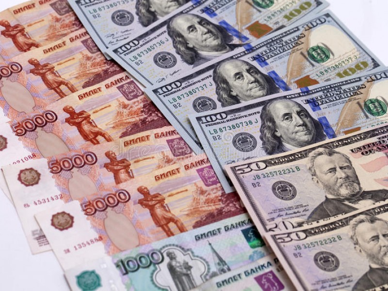 Банк России ввел комиссию в размере 30% для физлиц при покупке валюты на бирже