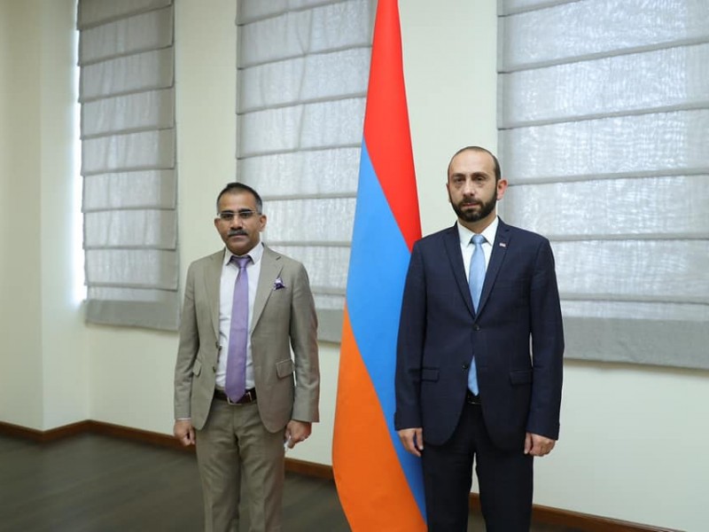 Глава МИД Армении обсудил с послом Индии текущие процессы вокруг коридора «Север-Юг»