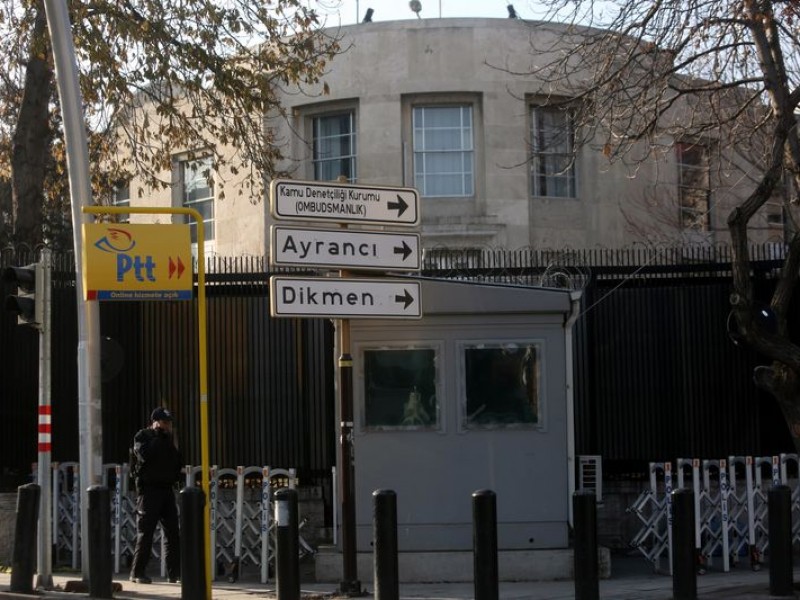 В Анкаре обстреляли посольство США