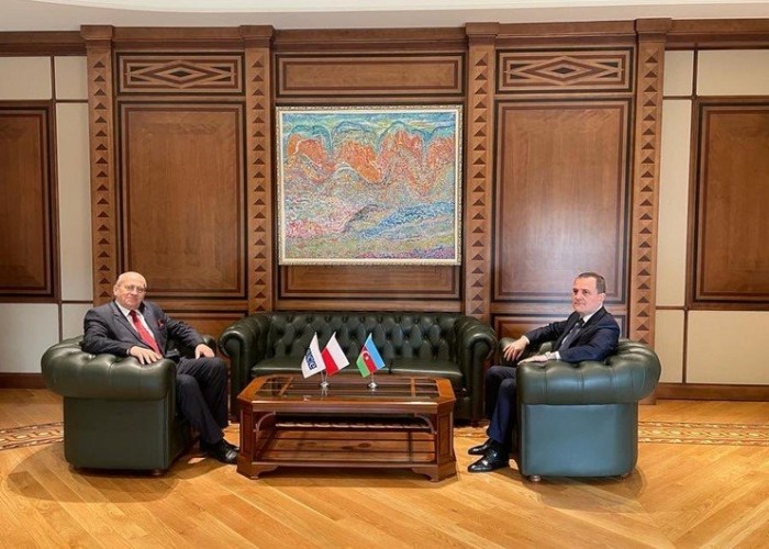 Байрамов и Рау обсудили ситуацию на Украине и Южном Кавказе 