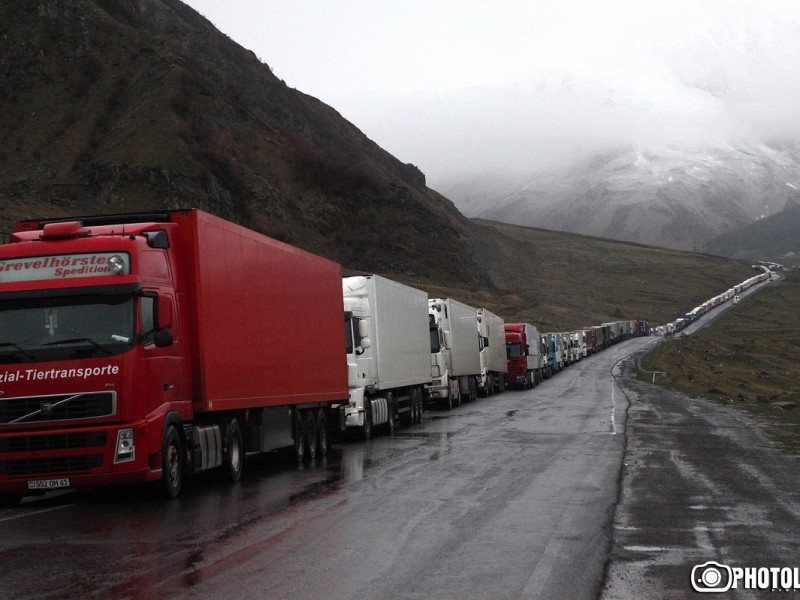 Грузия резко повысила плату за проезд грузовиков через свою территорию 