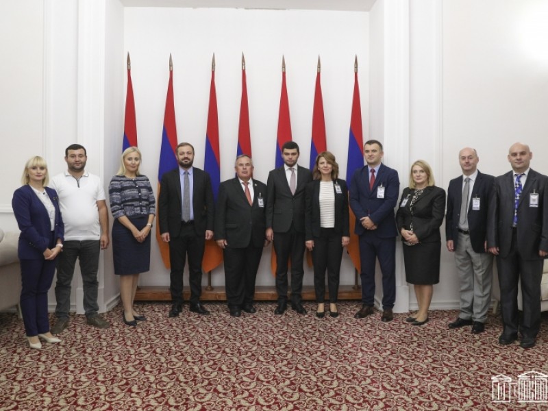 Делегацию Офиса государственного аудита и госдоходов Северной Македонии приняли в НС РА