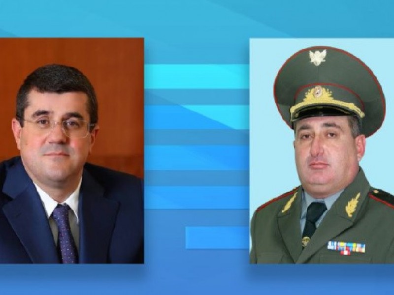 Министру обороны Арцаха присвоено воинское звание генерал-лейтенанта