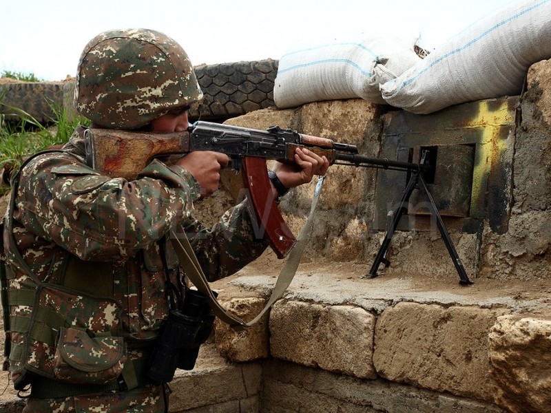 ВС Азербайджана в очередной раз обстреляли армянские позиции в районе Ерасха