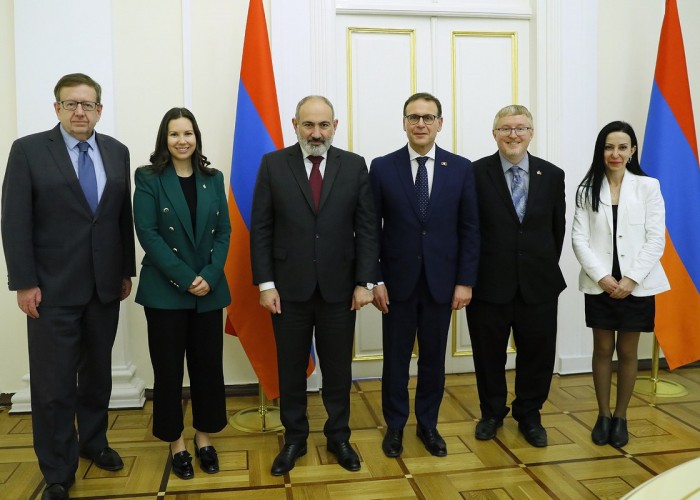 Пашинян обсудил с канадскими парламентариями последствия этнической чистки в Арцахе
