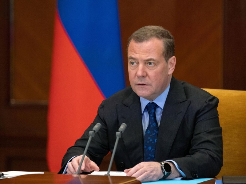 Медведев о целях спецоперации: нужно создать 
