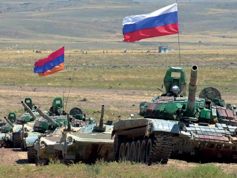 Поставки Россией оружия за рубеж – ее суверенное право: МИД РФ о заявлениях Ильхама Алиева