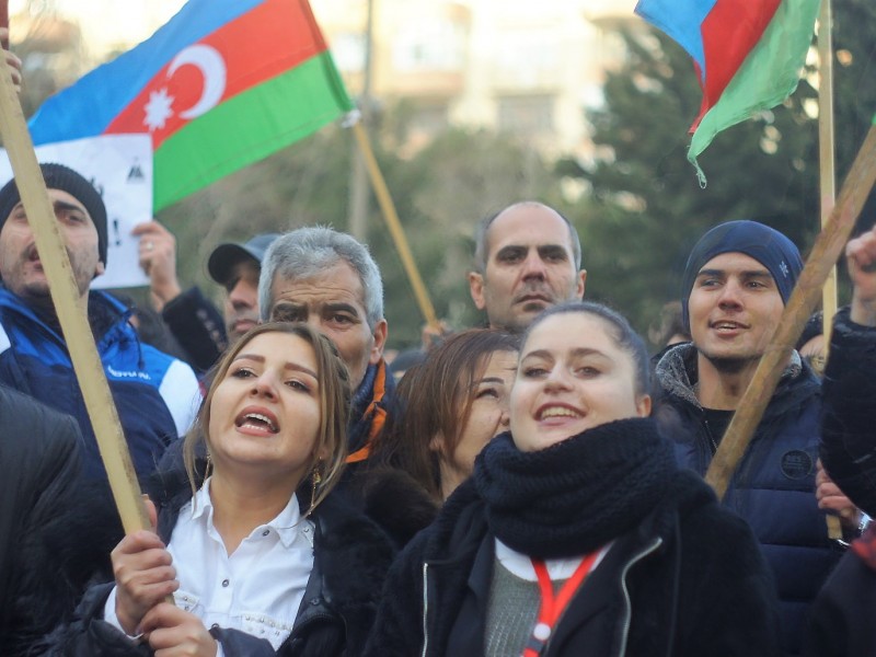 Эксперты: в Азербайджане сохраняется большой разрыв между бедными и богатыми
